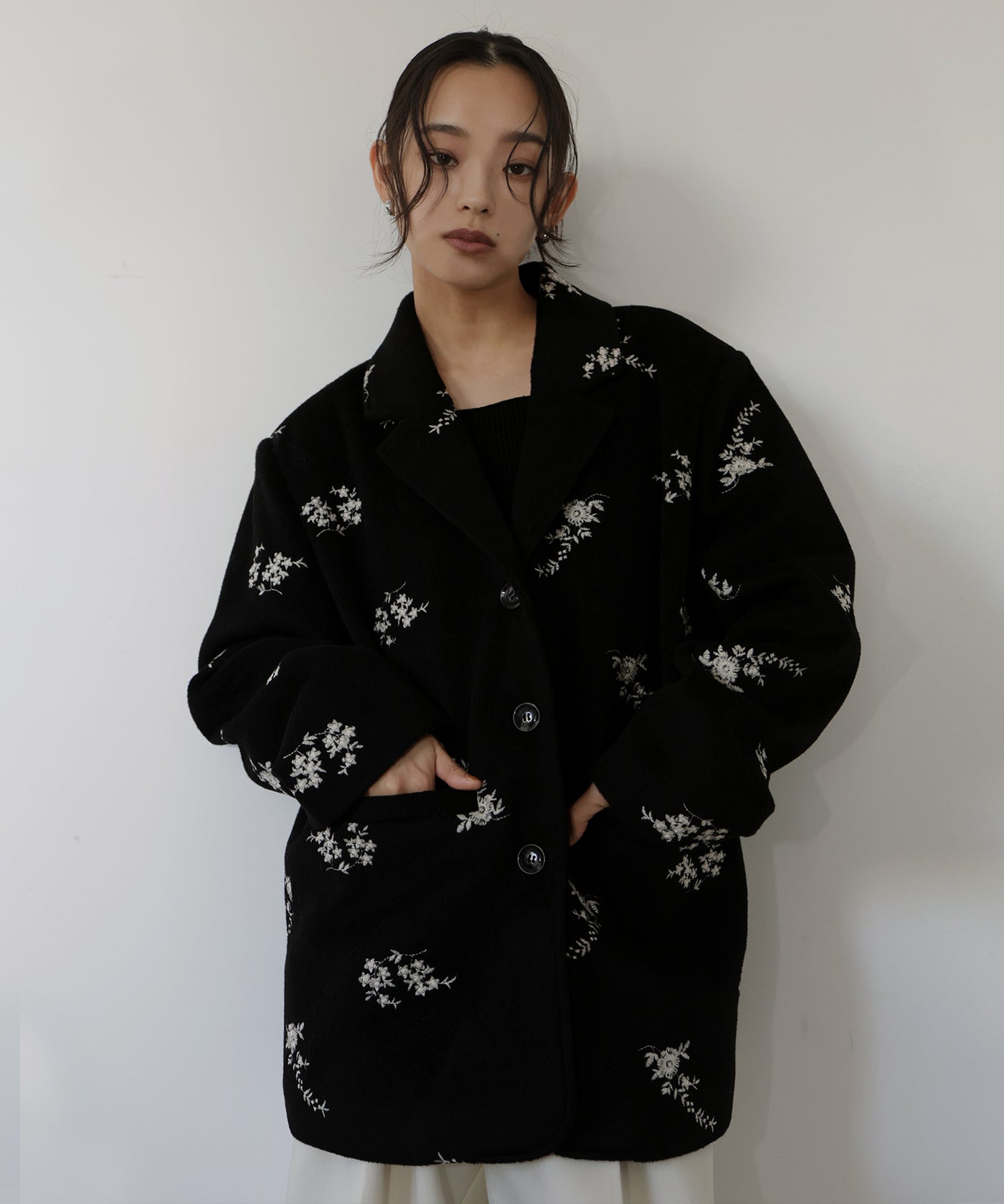 フラワーエンブロイダリーテーラードジャケット – hellam