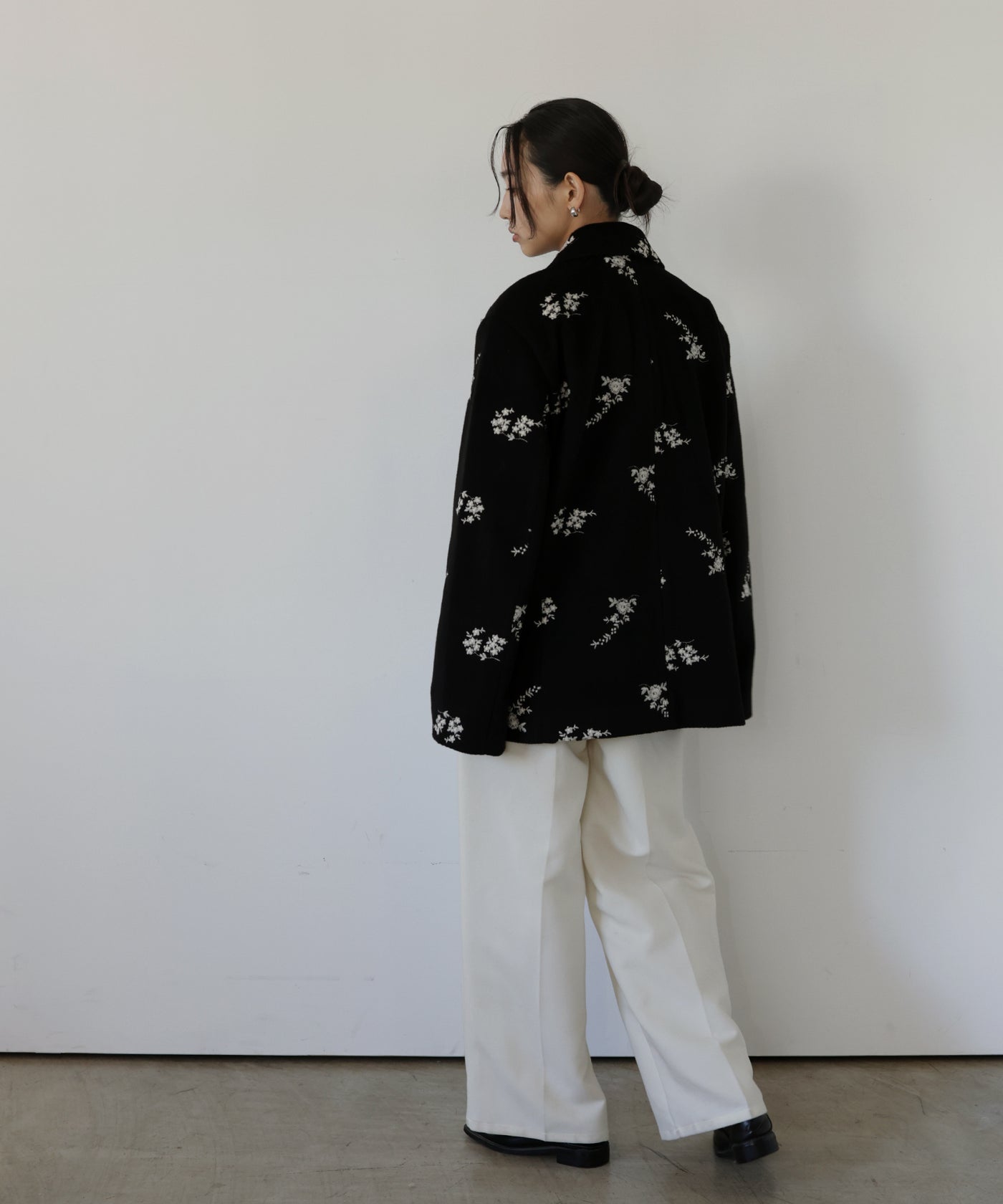 フラワーエンブロイダリーテーラードジャケット – hellam