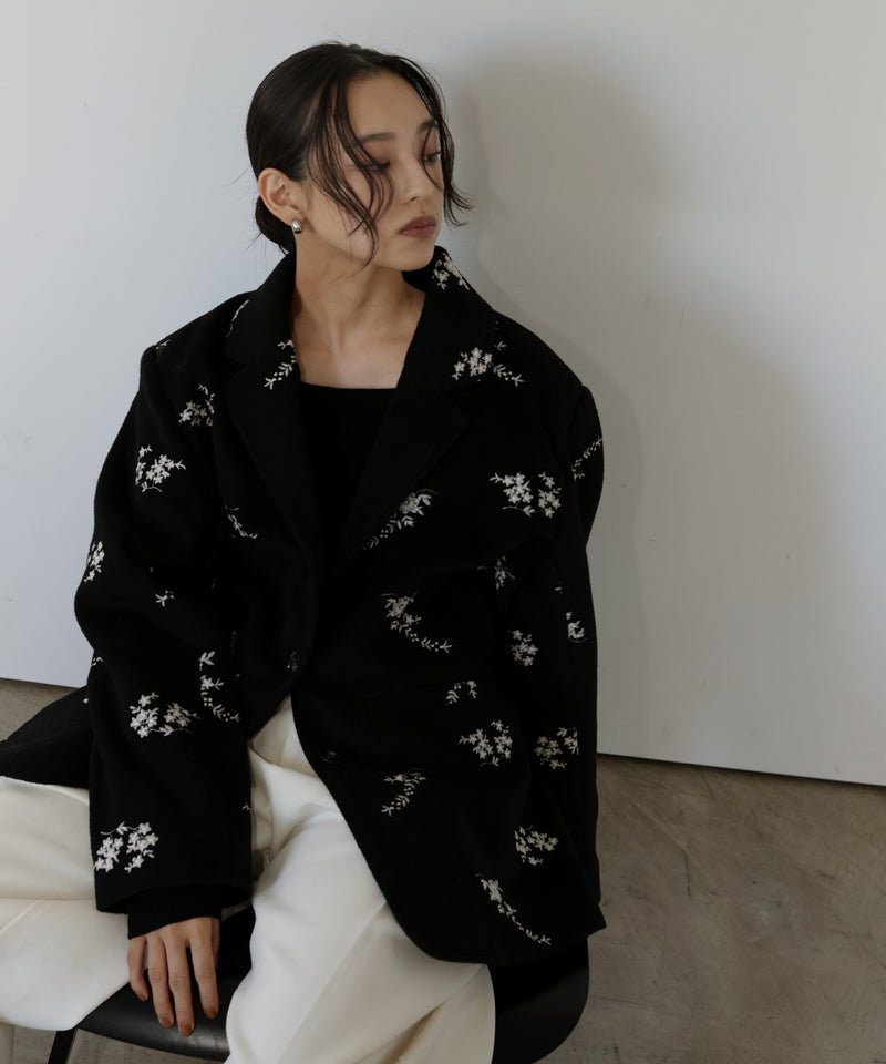 フラワーエンブロイダリーテーラードジャケット