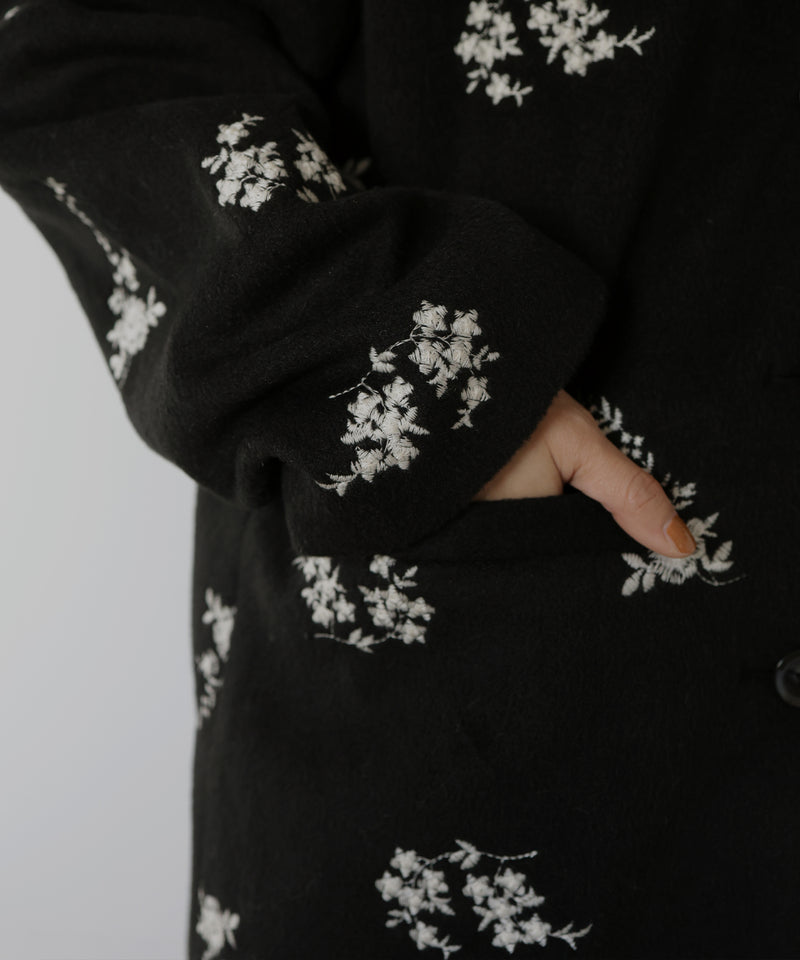 フラワーエンブロイダリーテーラードジャケット