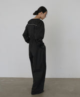 パイピングジャンプスーツ