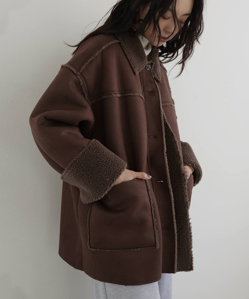 ムートンボアリバーシブルコート