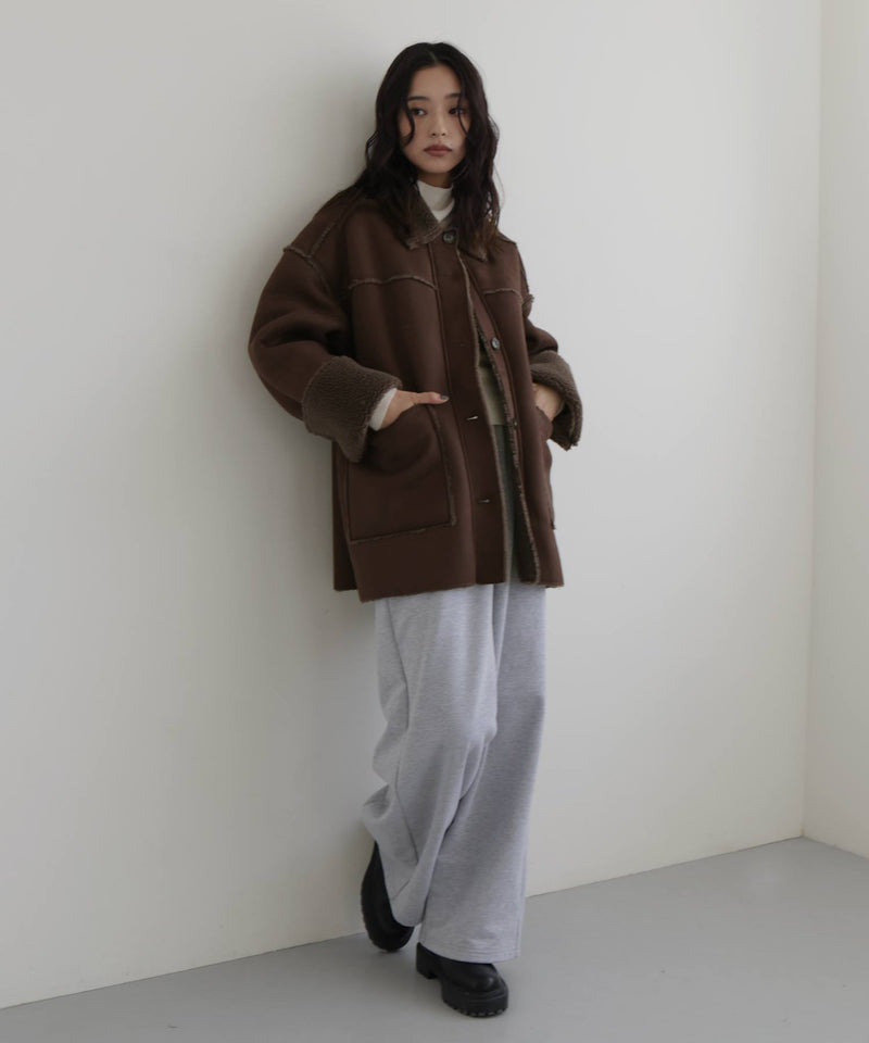 ムートンボアリバーシブルコート