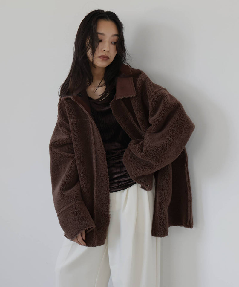 ムートンボアリバーシブルコート