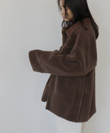 ムートンボアリバーシブルコート