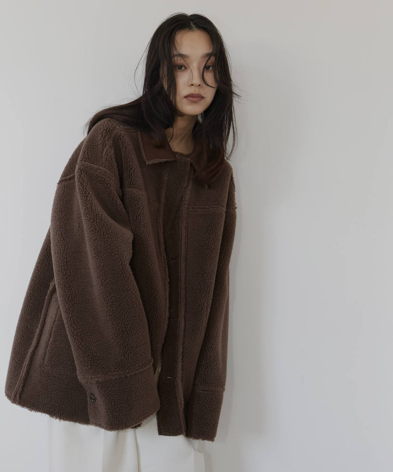 ムートンボアリバーシブルコート