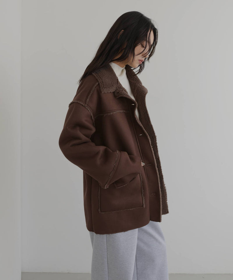 ムートンボアリバーシブルコート