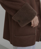 ムートンボアリバーシブルコート