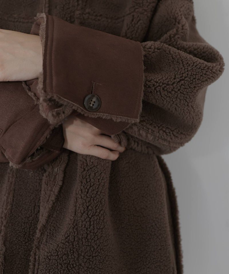 ムートンボアリバーシブルコート