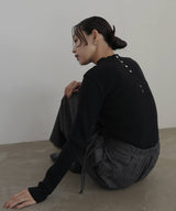 モックネックシェルボタンリブニット