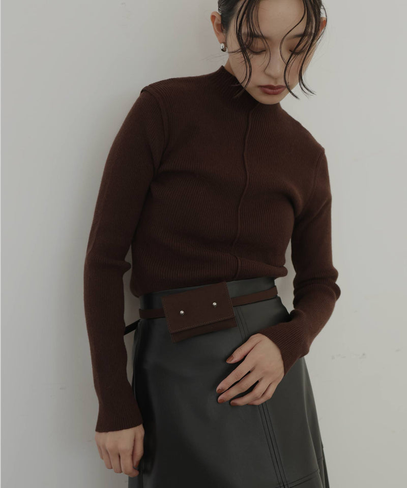 モックネックシェルボタンリブニット