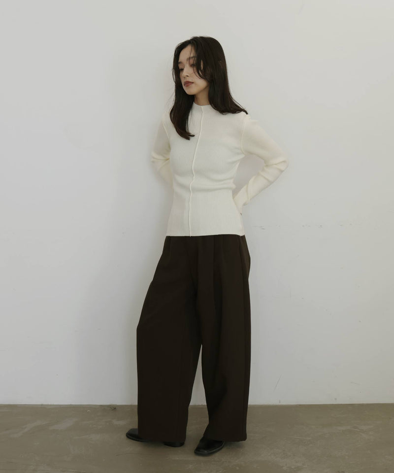 モックネックシェルボタンリブニット