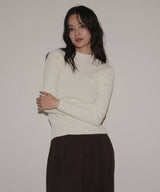 モックネックシェルボタンリブニット