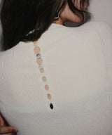 モックネックシェルボタンリブニット