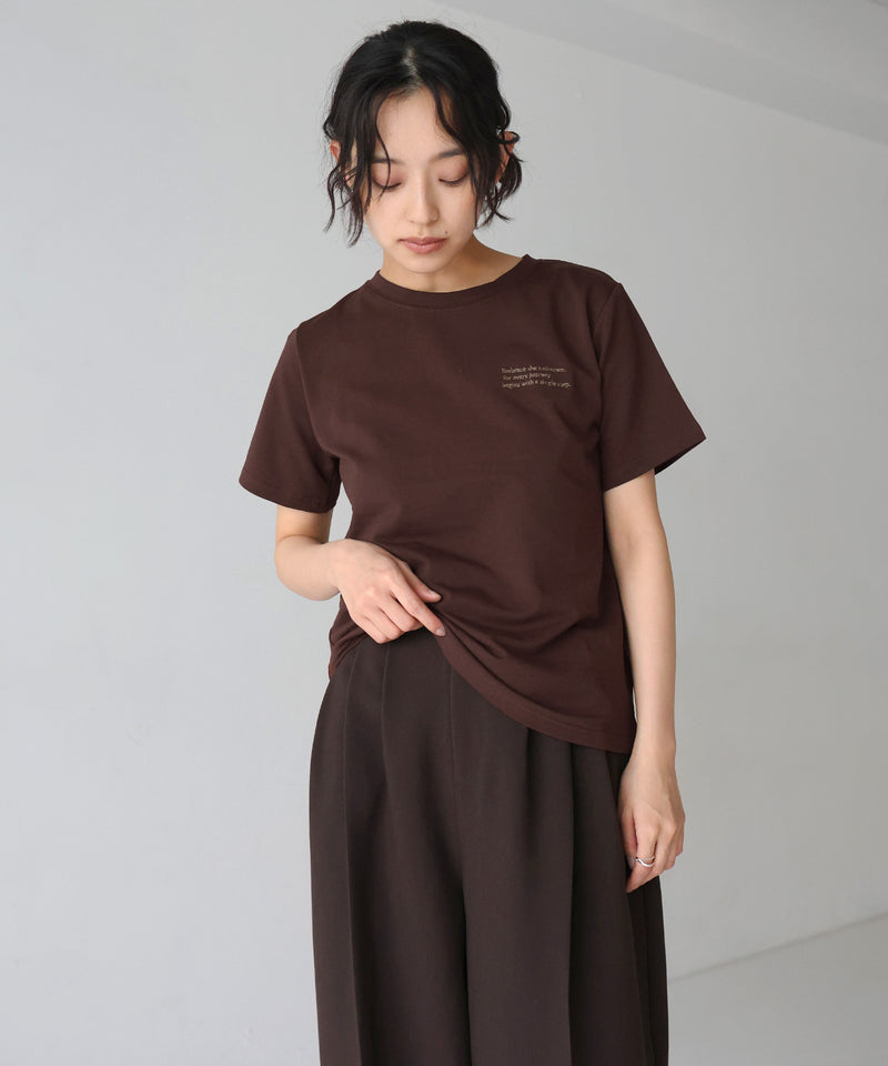 配色刺繍ロゴTシャツ