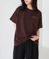 配色刺繍ロゴTシャツ