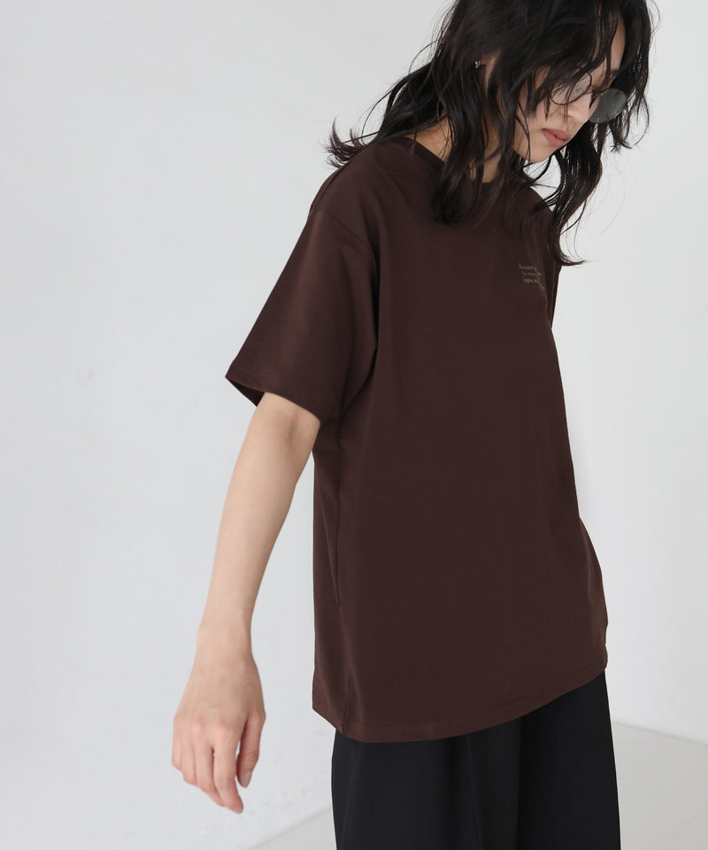 配色刺繍ロゴTシャツ