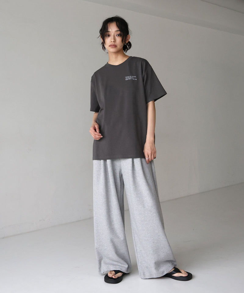 配色刺繍ロゴTシャツ
