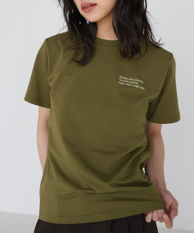 配色刺繍ロゴTシャツ