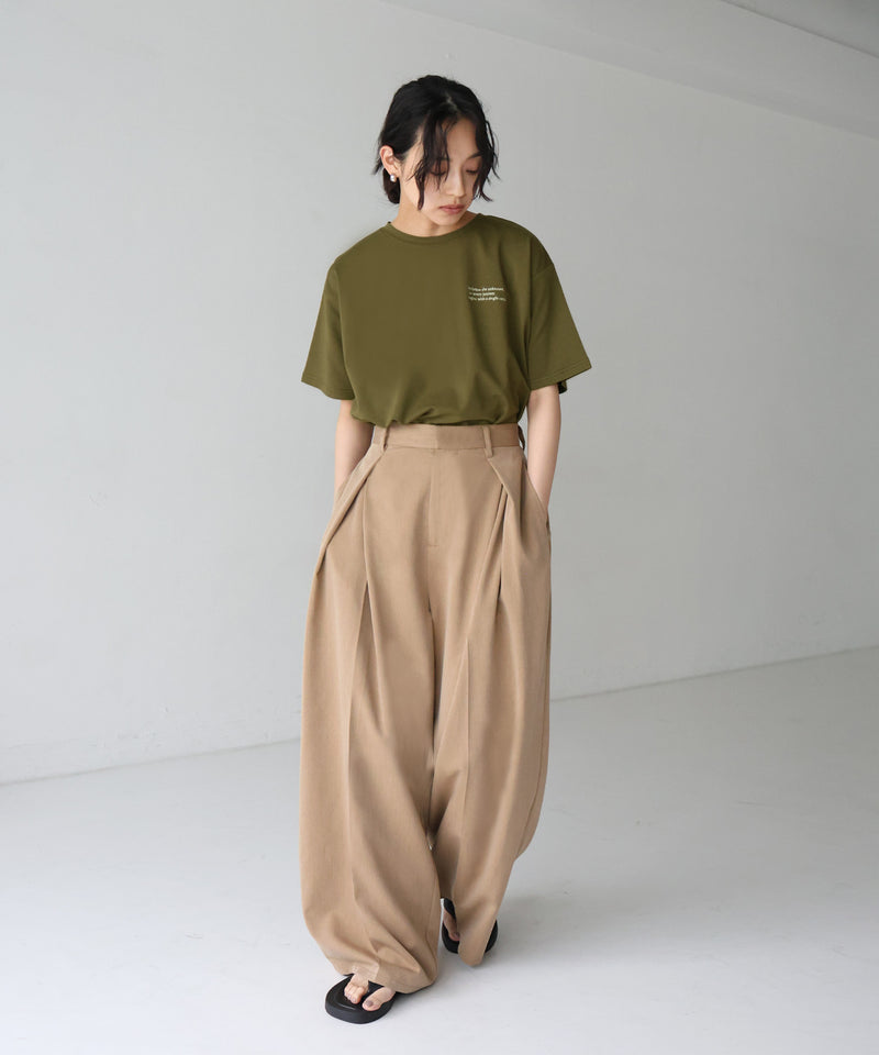 配色刺繍ロゴTシャツ