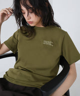 配色刺繍ロゴTシャツ
