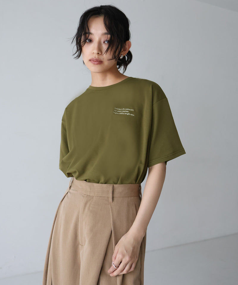 配色刺繍ロゴTシャツ