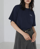 配色刺繍ロゴTシャツ