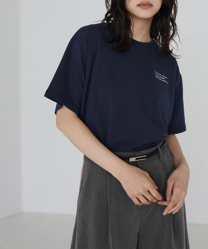 配色刺繍ロゴTシャツ