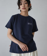 配色刺繍ロゴTシャツ