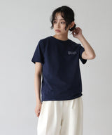 配色刺繍ロゴTシャツ