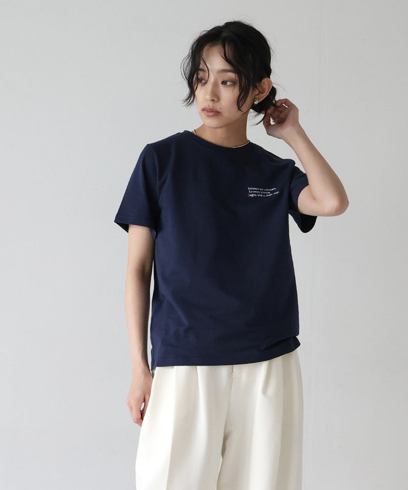 配色刺繍ロゴTシャツ