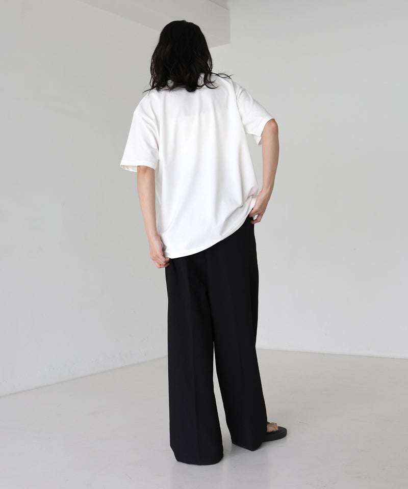 配色刺繍ロゴTシャツ