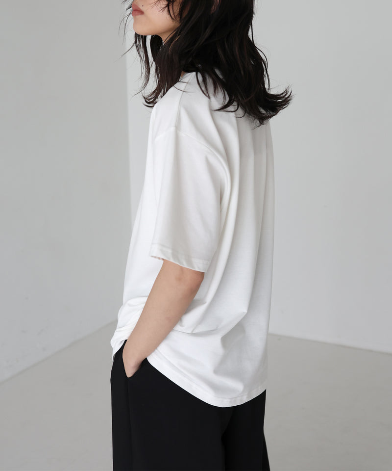 配色刺繍ロゴTシャツ