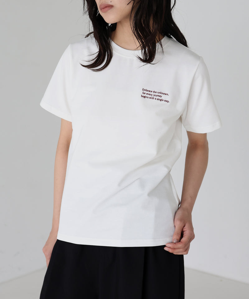配色刺繍ロゴTシャツ