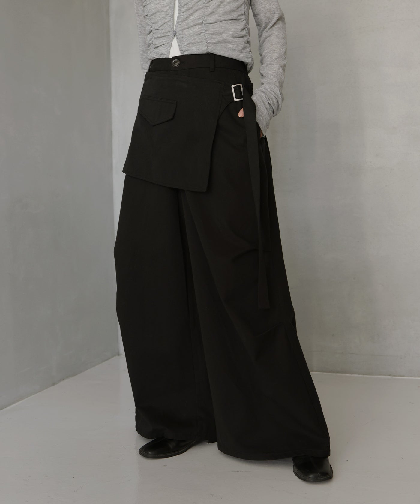 ラップスカート付きタックワイドパンツ – hellam