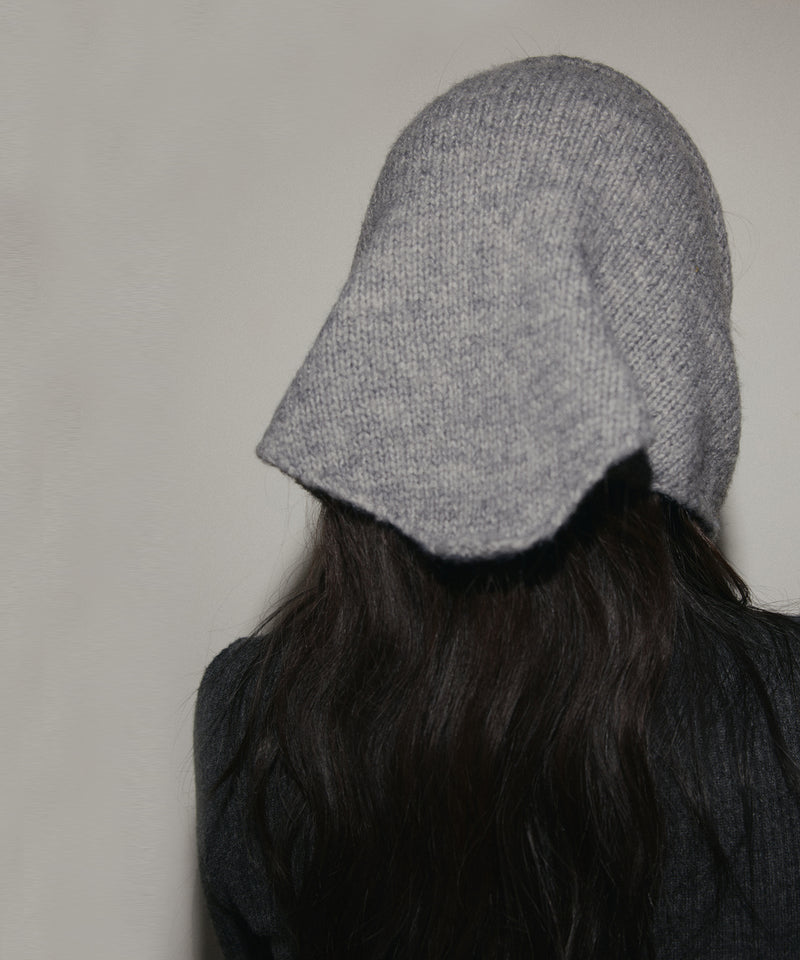 トライアングルニットスカーフ