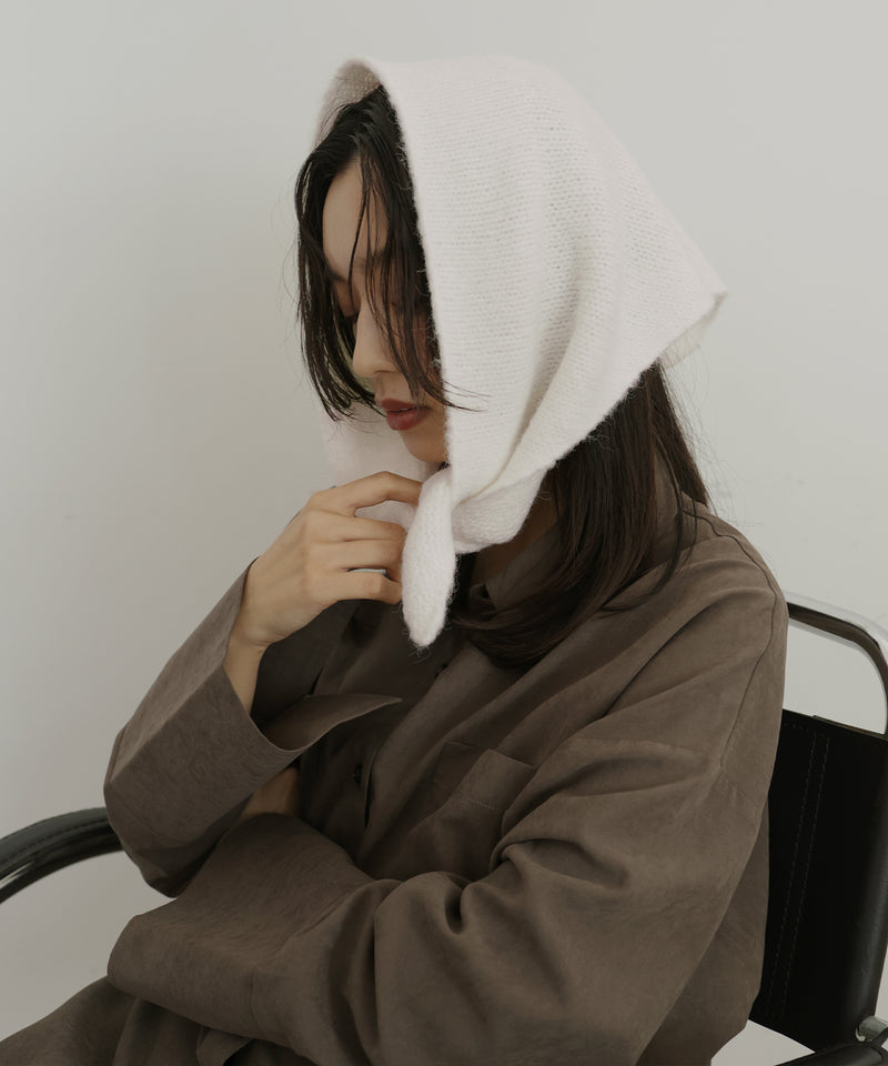 トライアングルニットスカーフ