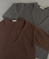 アンサンブル風Vネックニット