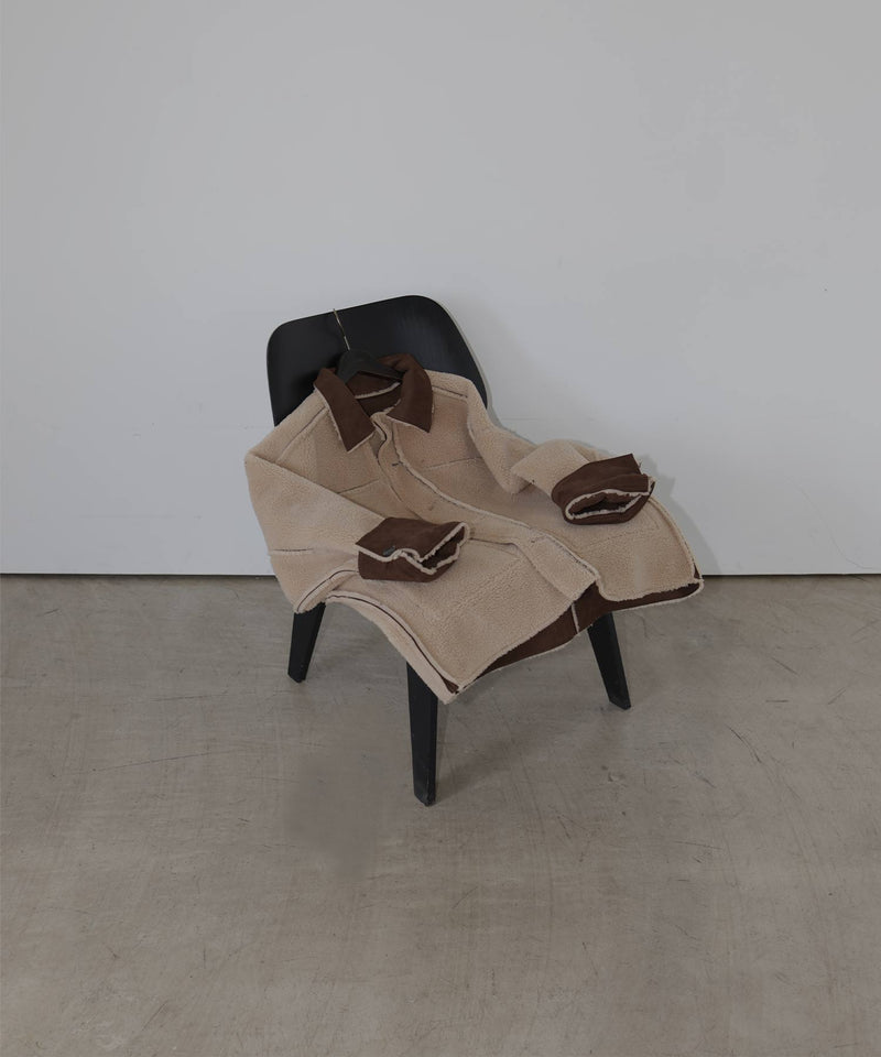 ムートンボアリバーシブルコート