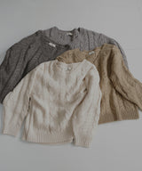 ケーブルVネックニットプルオーバー