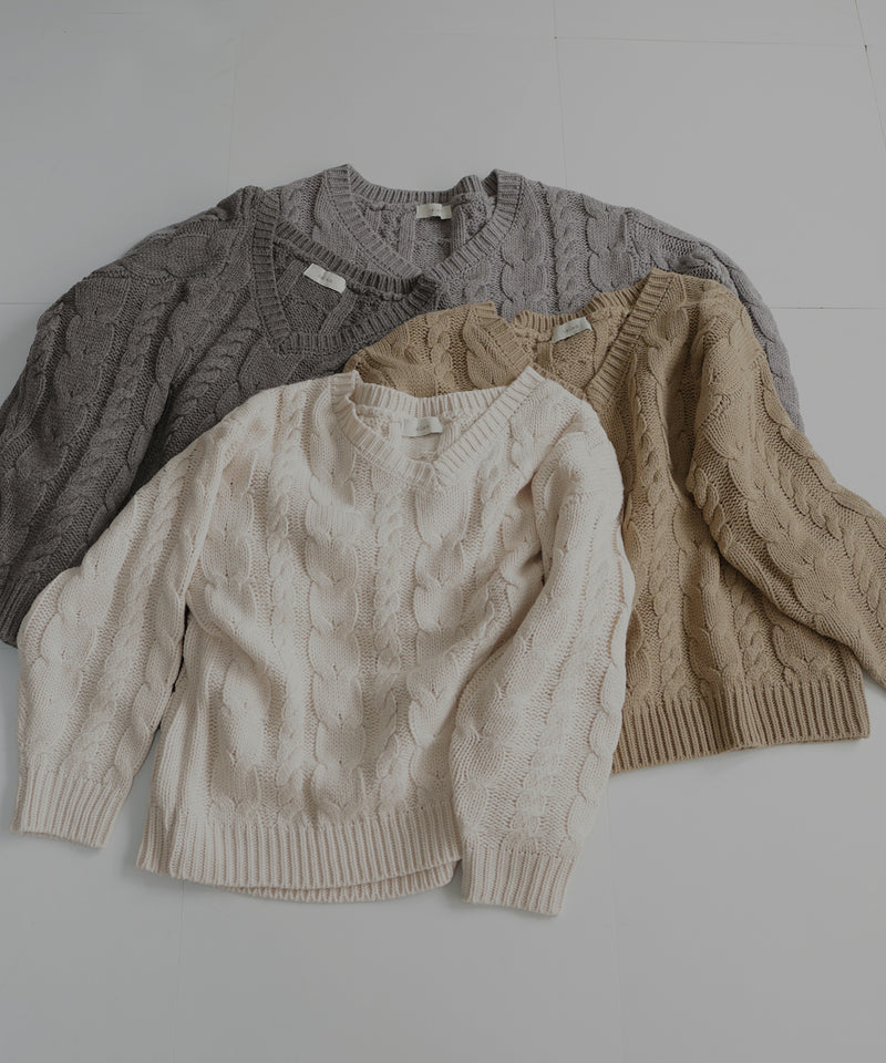 ケーブルVネックニットプルオーバー
