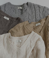 ケーブルVネックニットプルオーバー