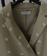 フラワー刺繍テーラードジャケット