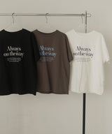 フロントロゴプリントTシャツ